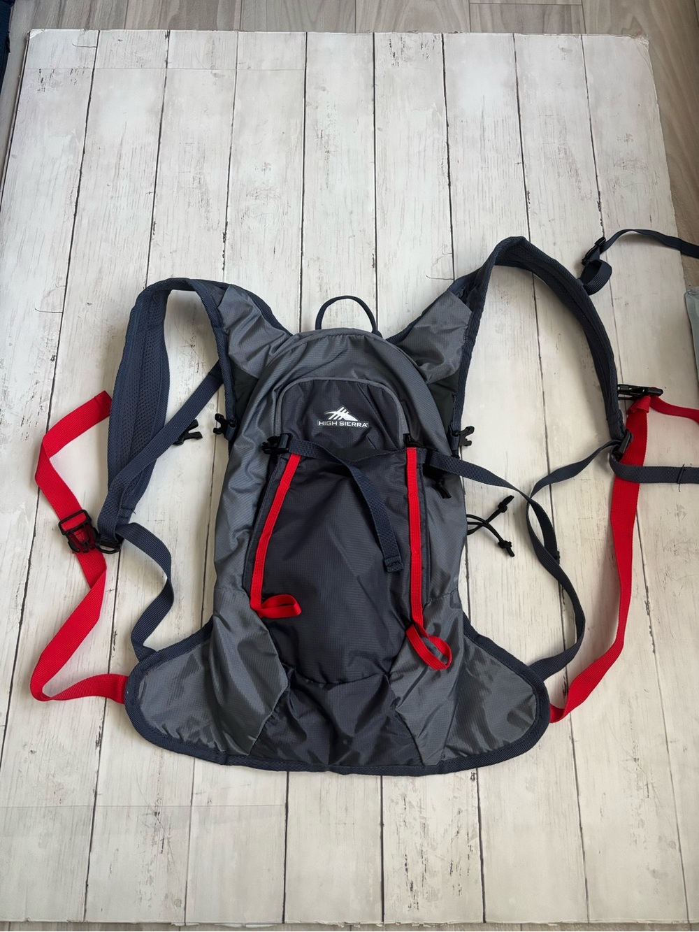 High Sierra Gray and Red Men's Daypack Hydration Backpack